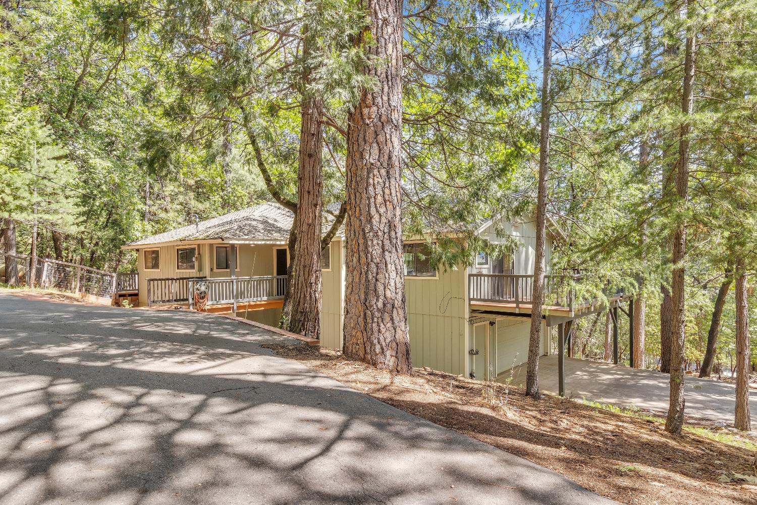 5539 Crestline Drive