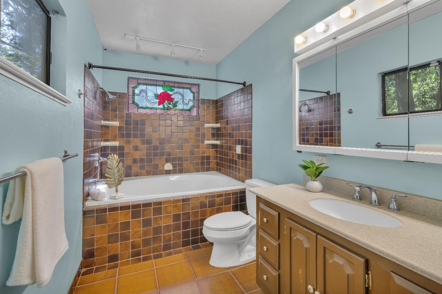 5539 Crestline Drive