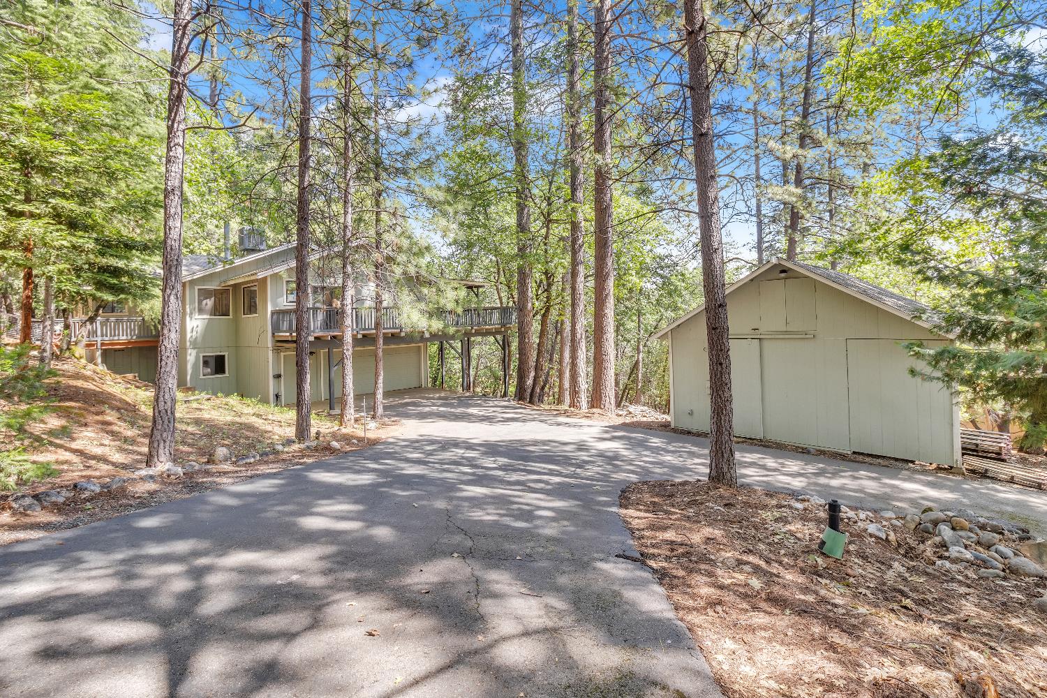 5539 Crestline Drive
