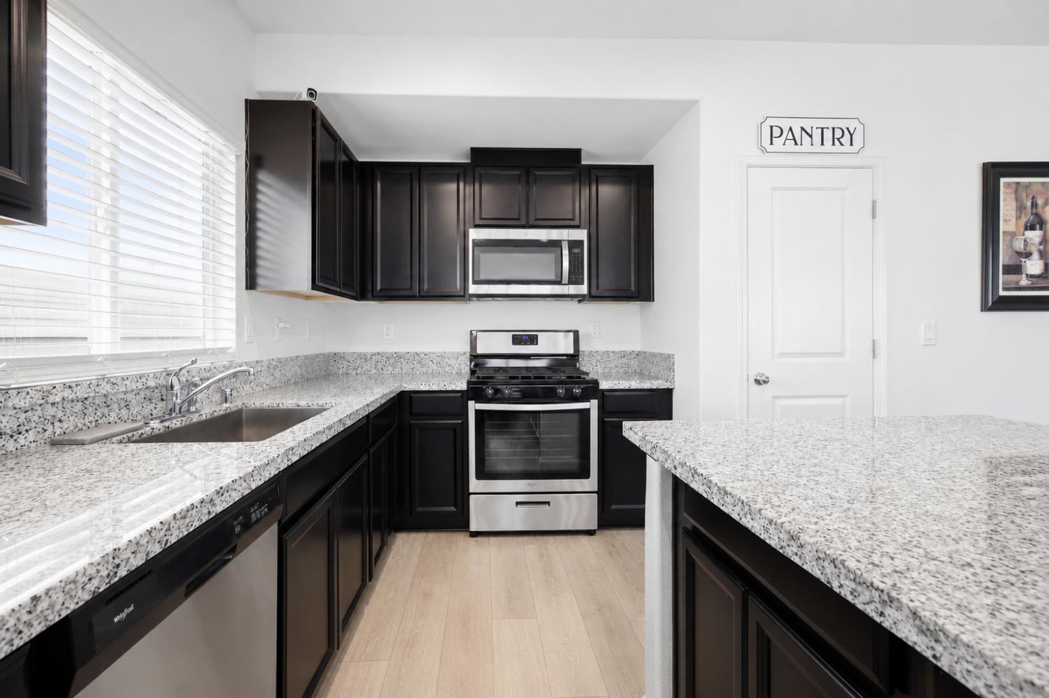3807 Sunsetparke Way