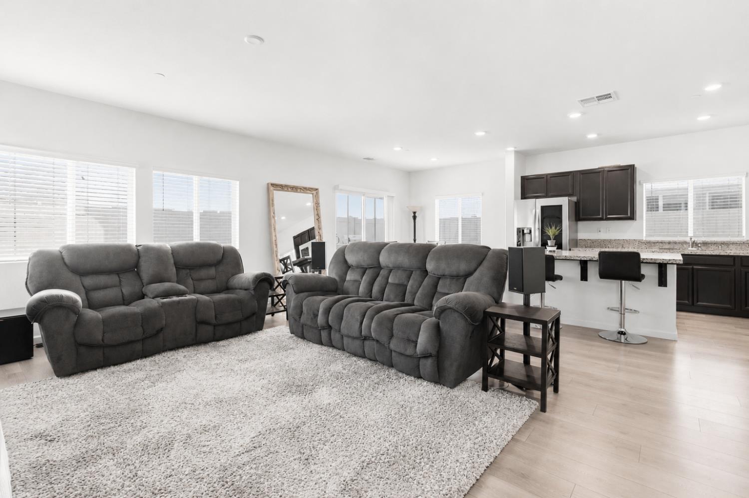 3807 Sunsetparke Way