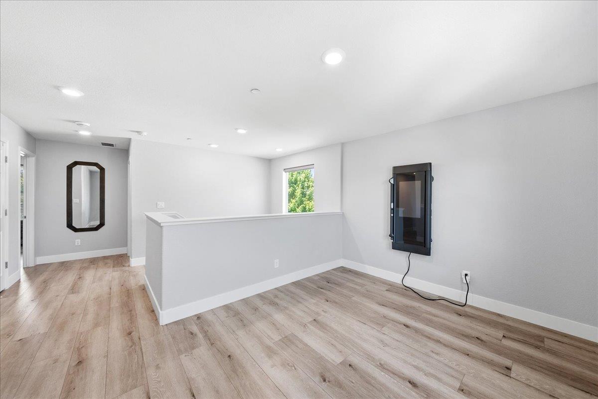 4325 Gentry Way