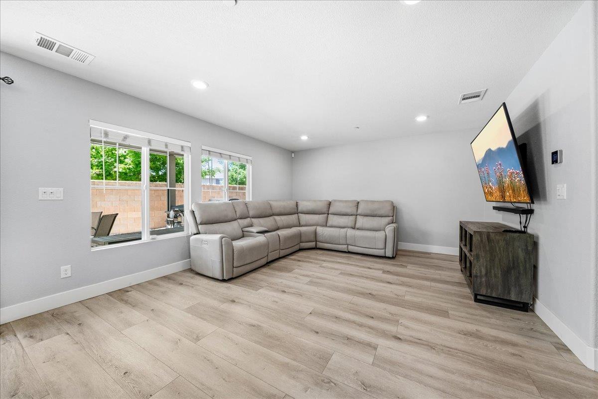 4325 Gentry Way
