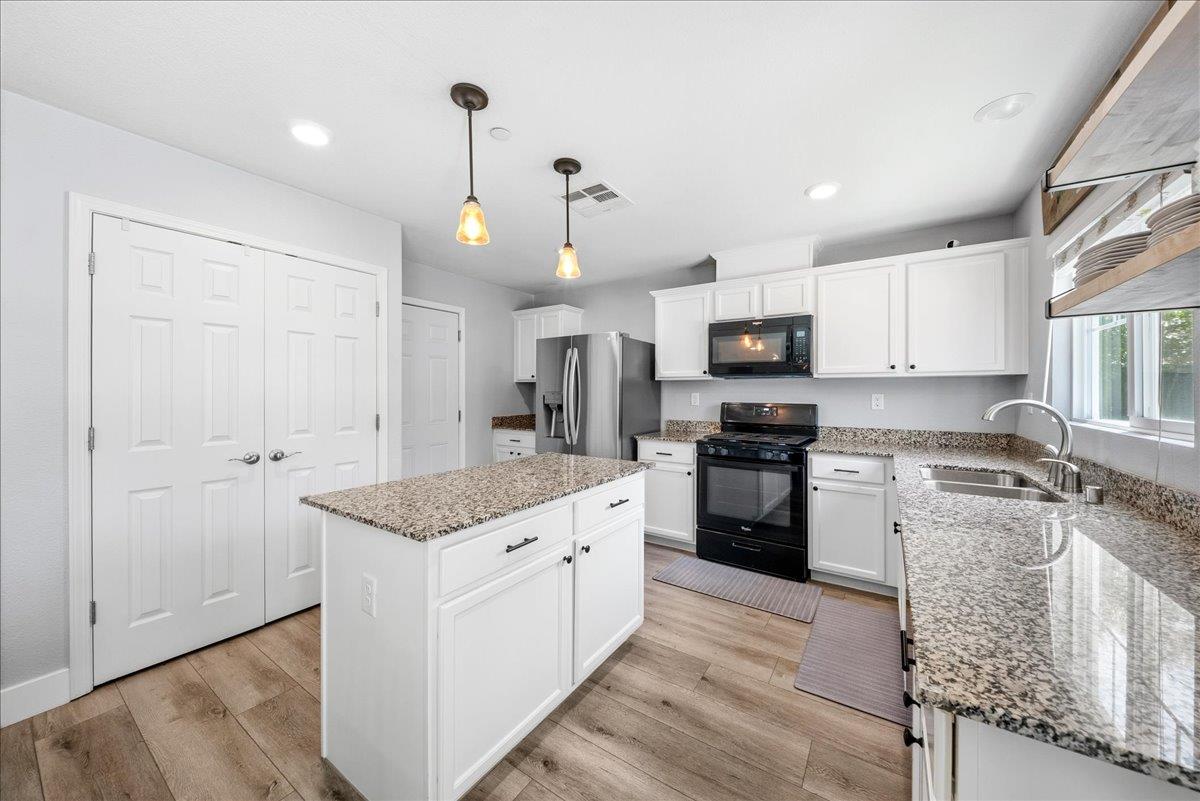 4325 Gentry Way
