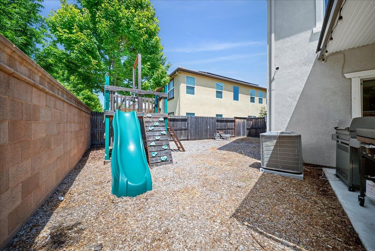 4325 Gentry Way