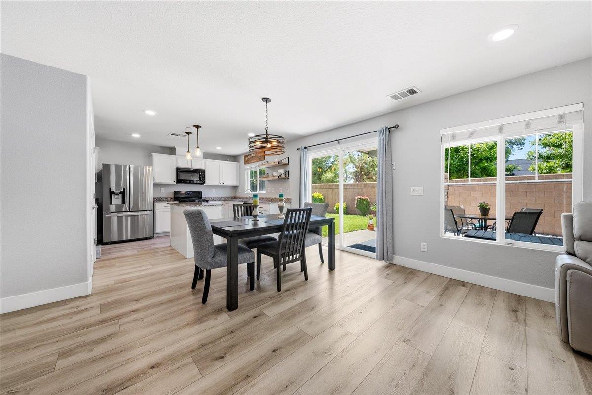 4325 Gentry Way