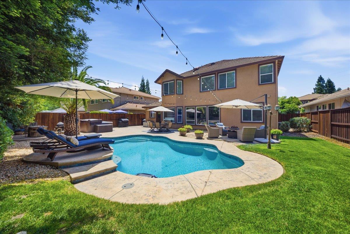 201 Crenshaw Court