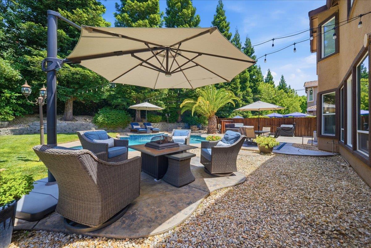 201 Crenshaw Court