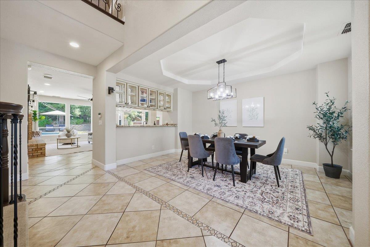 201 Crenshaw Court
