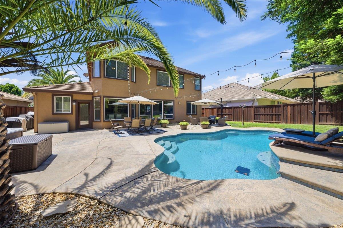 201 Crenshaw Court