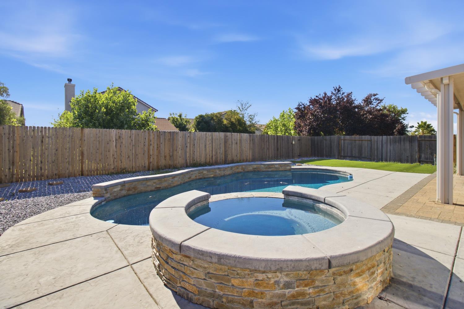 5600 Peach Tree Drive