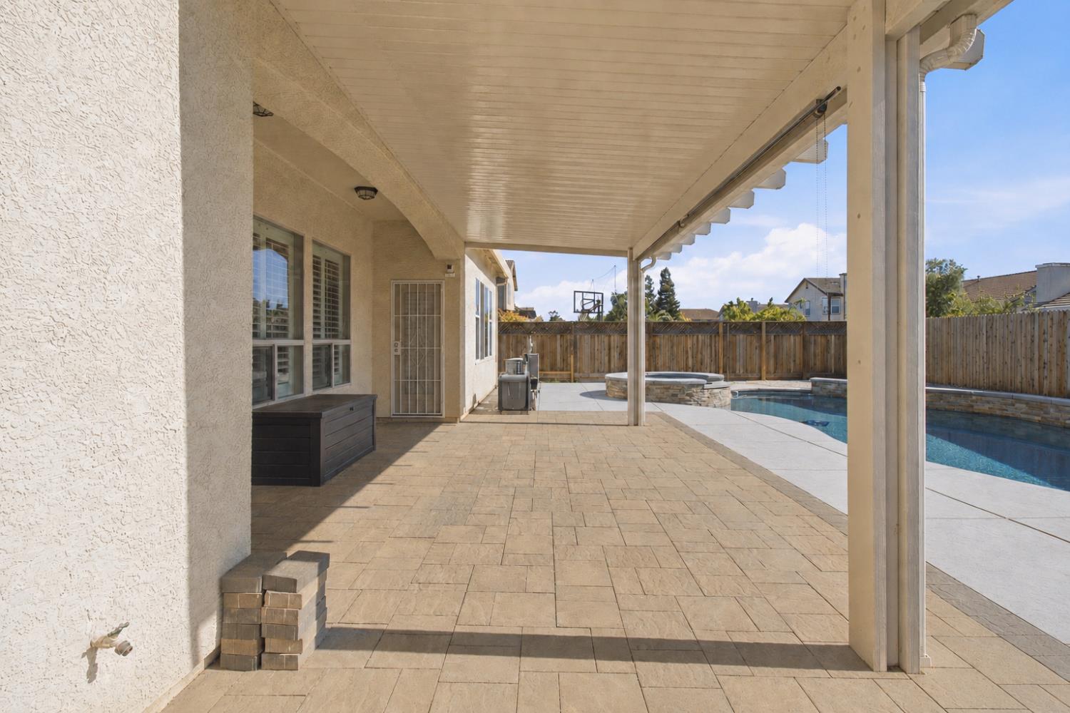 5600 Peach Tree Drive
