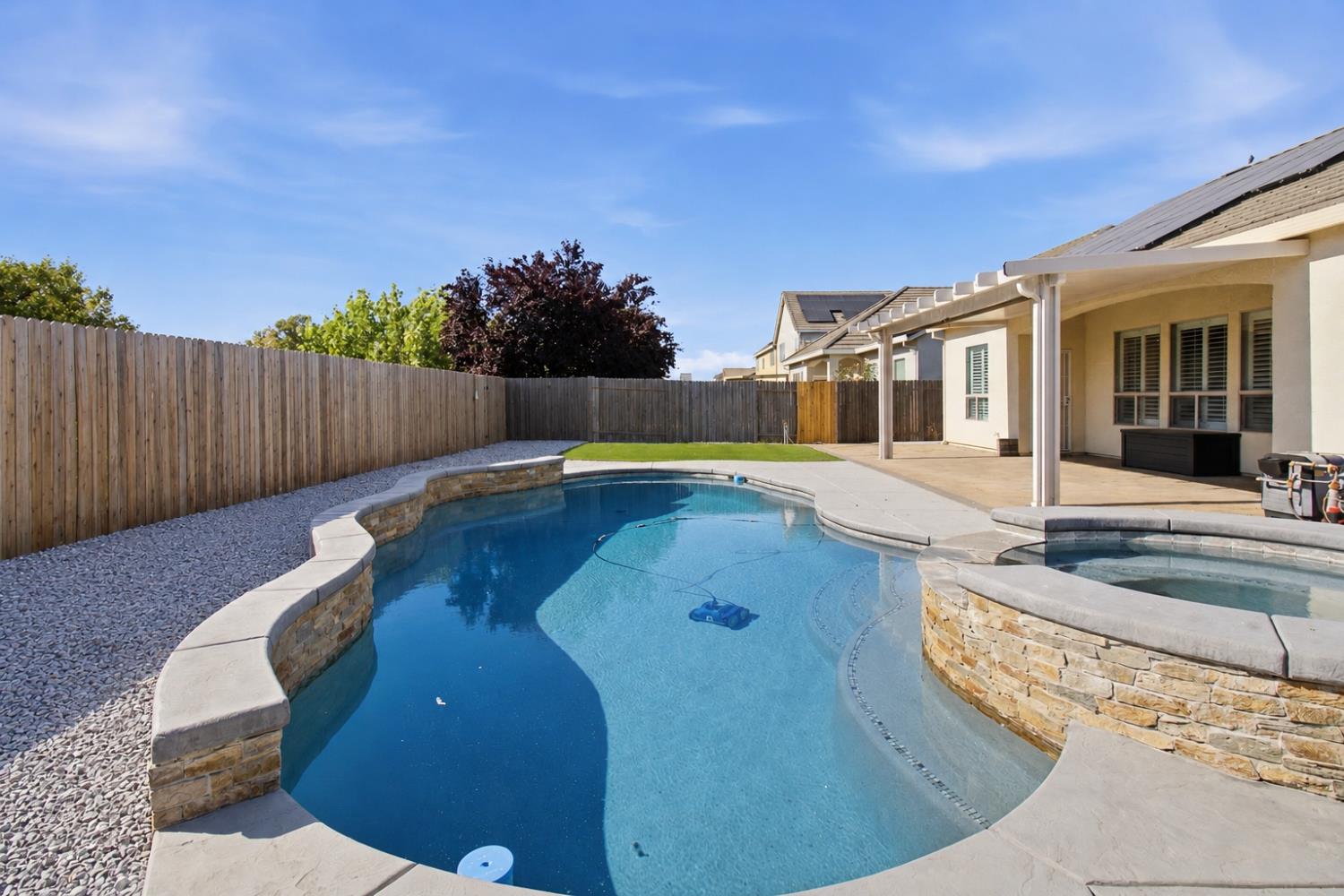 5600 Peach Tree Drive
