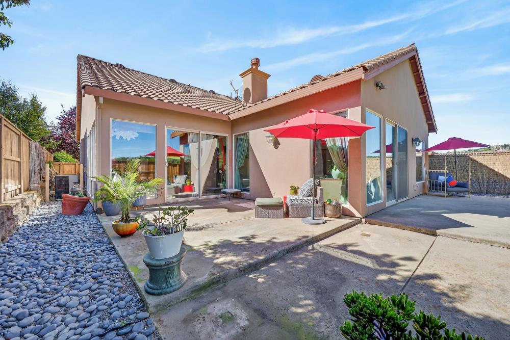 3041 Vila Flor Place