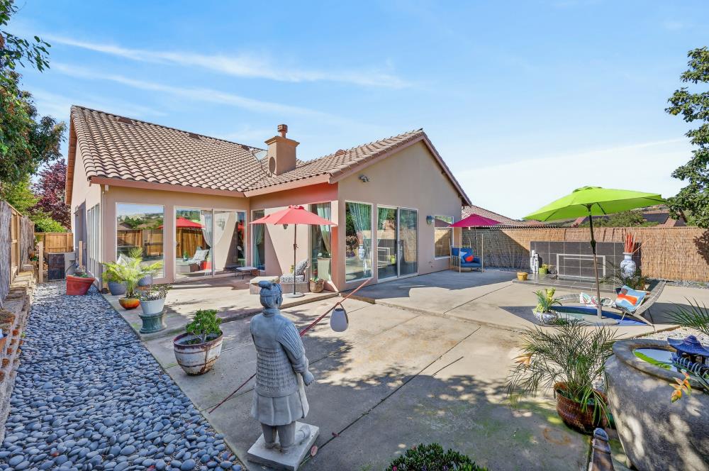 3041 Vila Flor Place