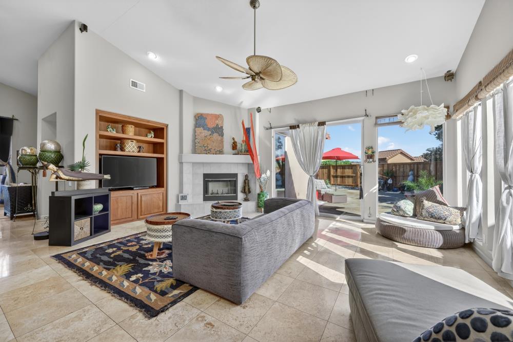 3041 Vila Flor Place