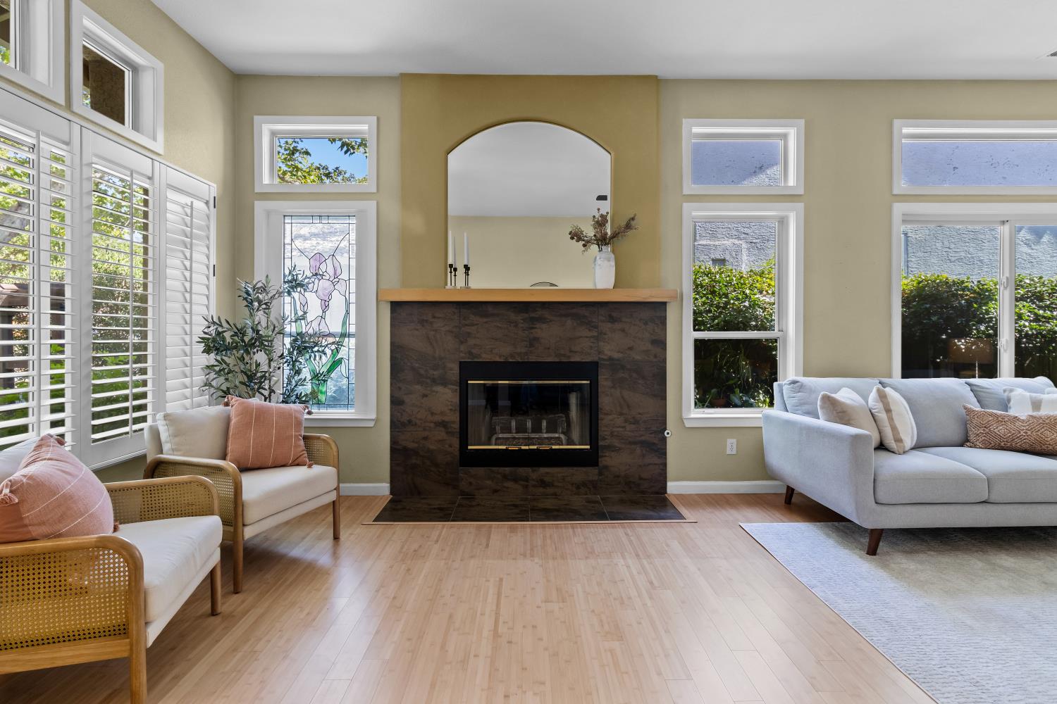 908 Santiago Street