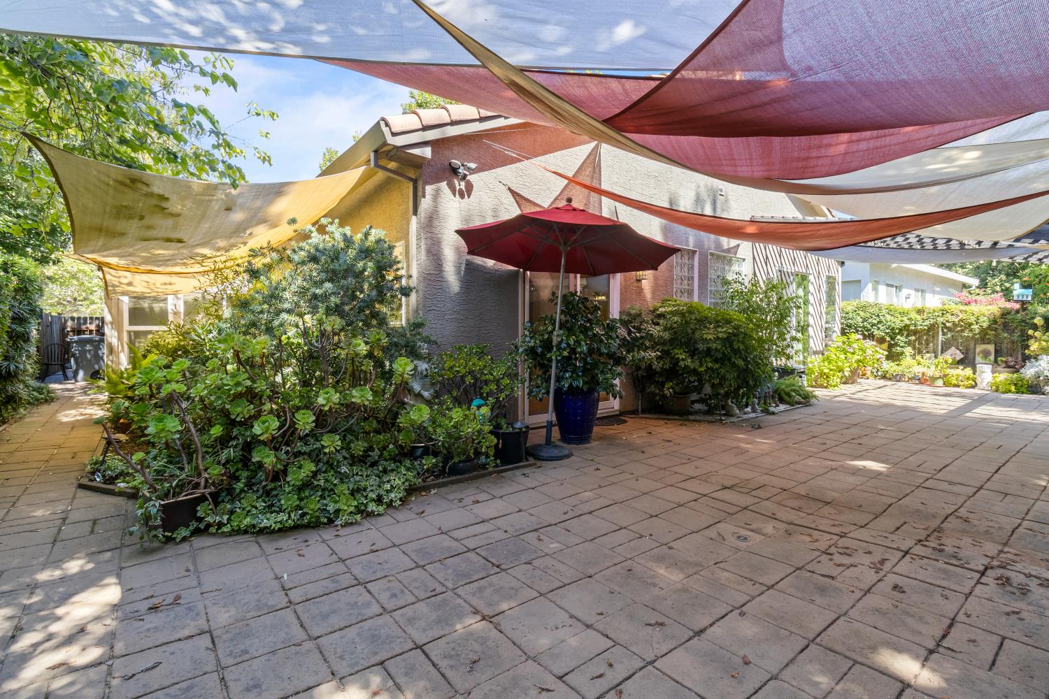 908 Santiago Street