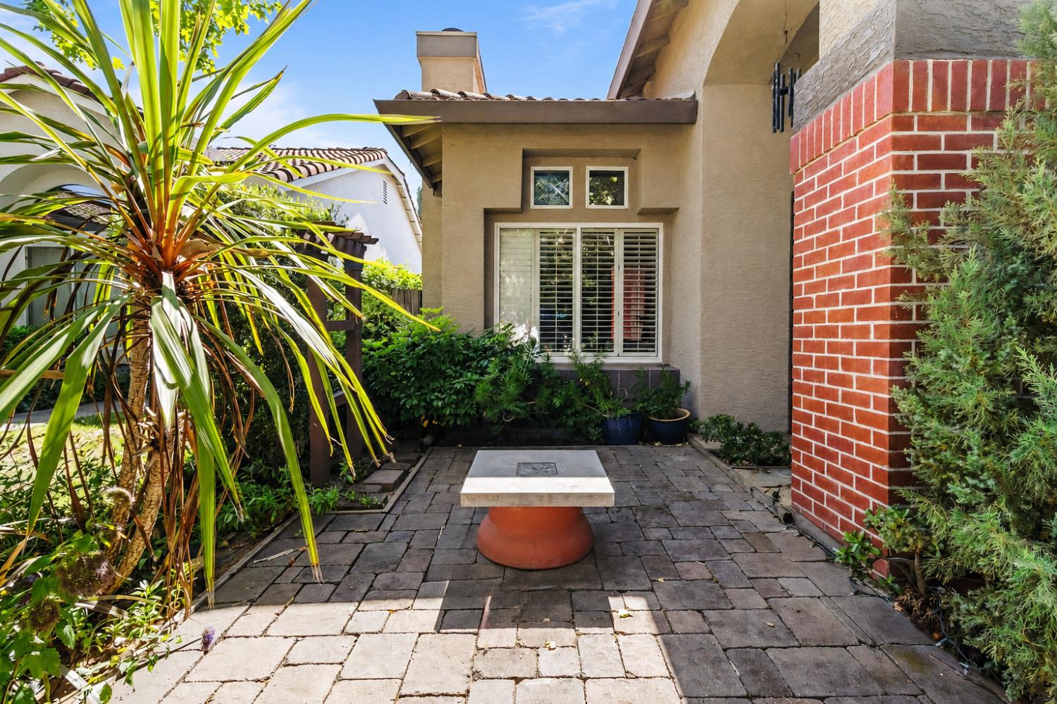 908 Santiago Street
