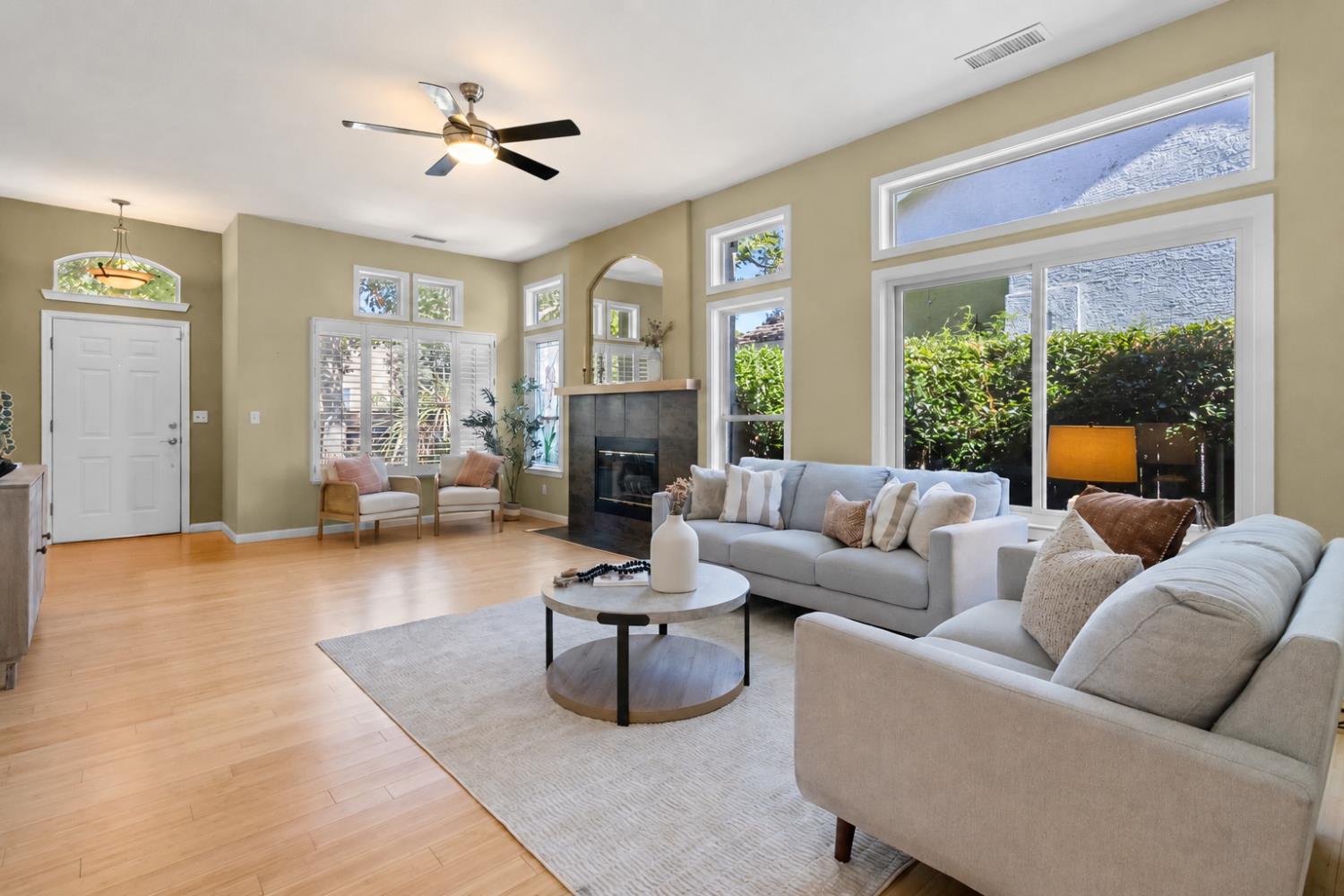 908 Santiago Street