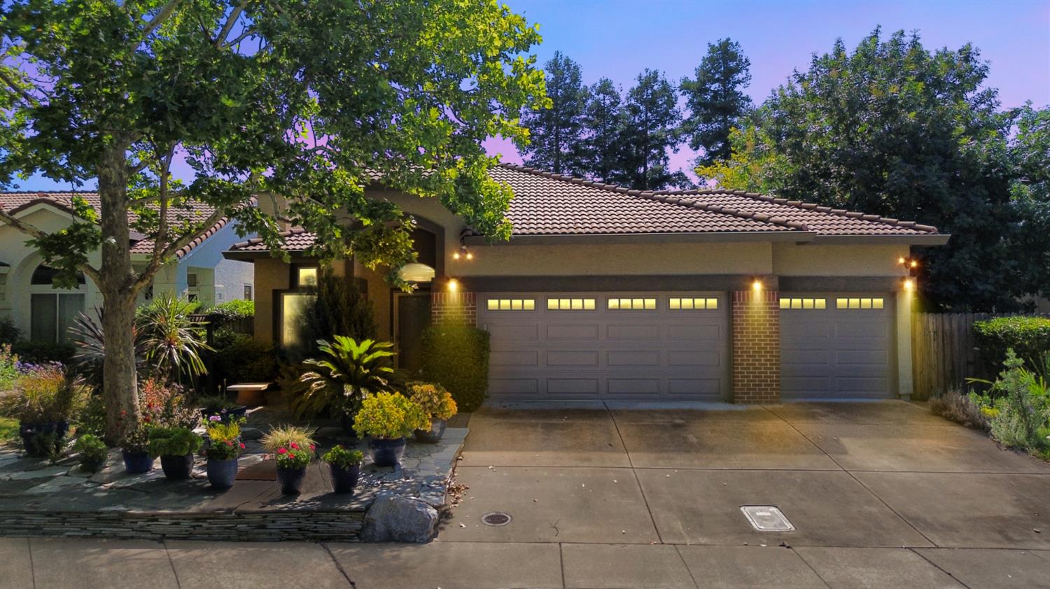 908 Santiago Street