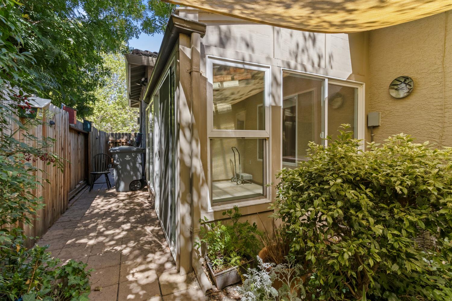 908 Santiago Street