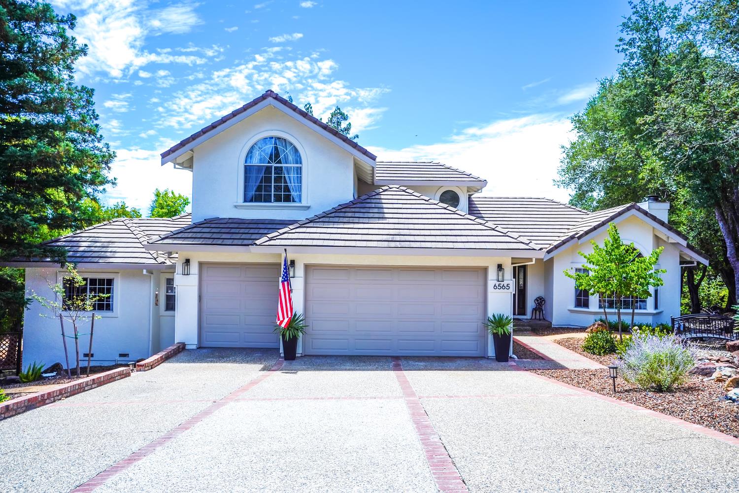 6565 Puerto Drive