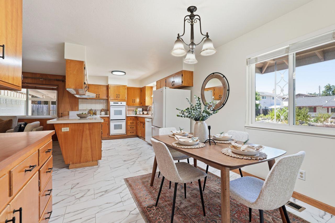 4744 Oakfield Circle