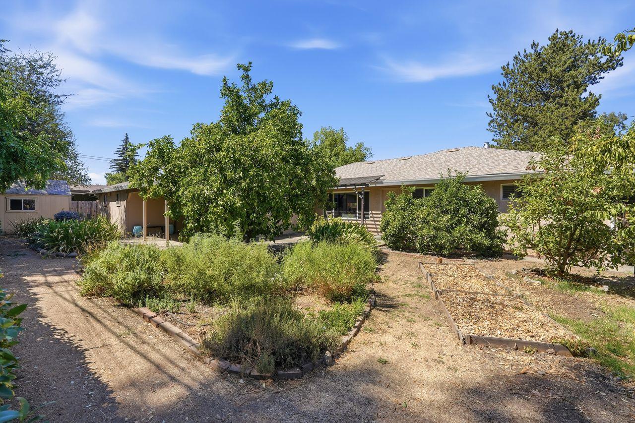 4744 Oakfield Circle