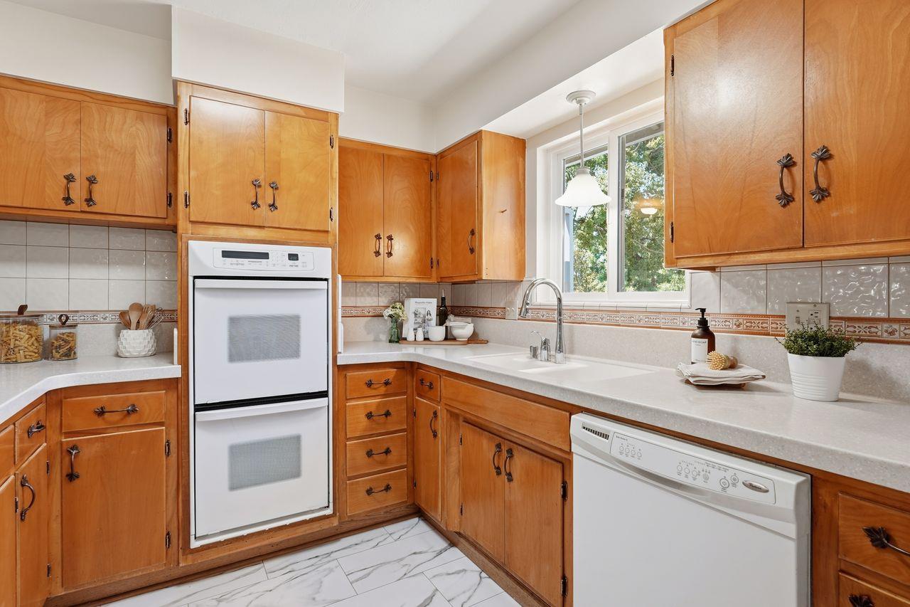 4744 Oakfield Circle