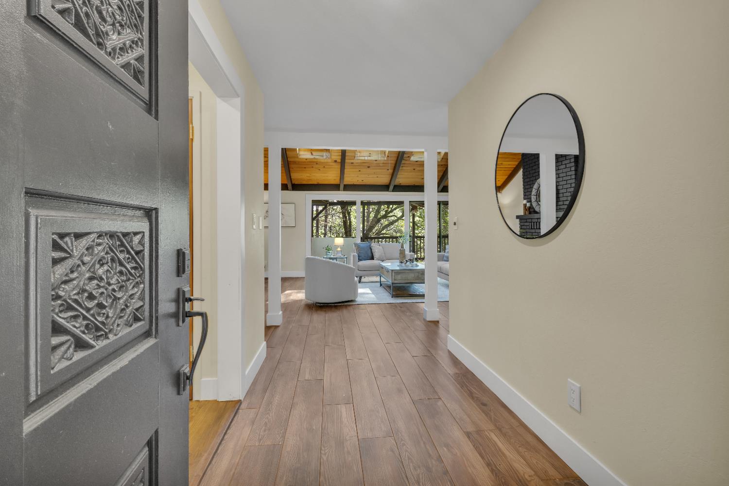 5539 Crestline Drive