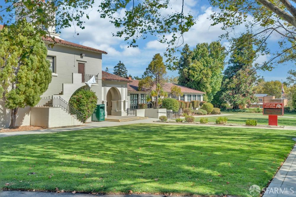 851 Taylor Boulevard