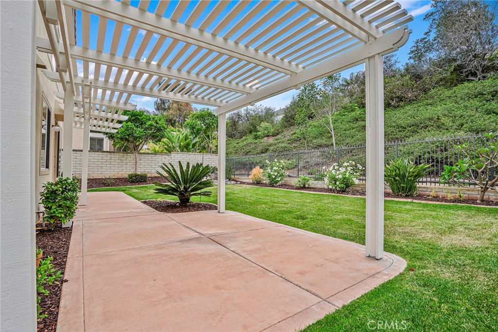 7004 Wildrose Terrace