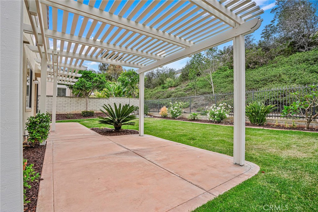 7004 Wildrose Terrace