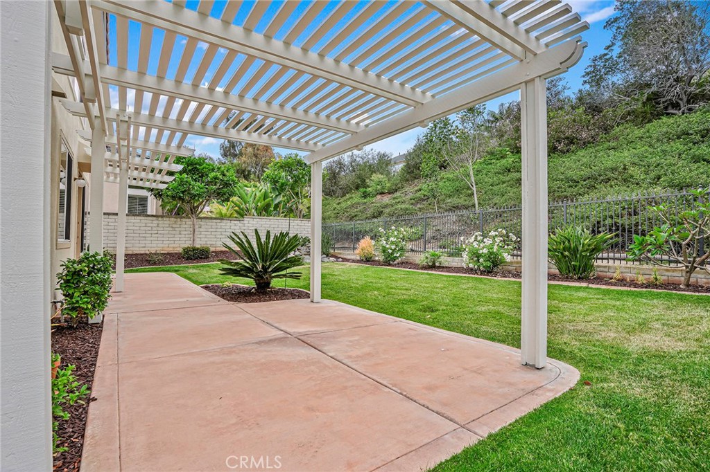 7004 Wildrose Terrace