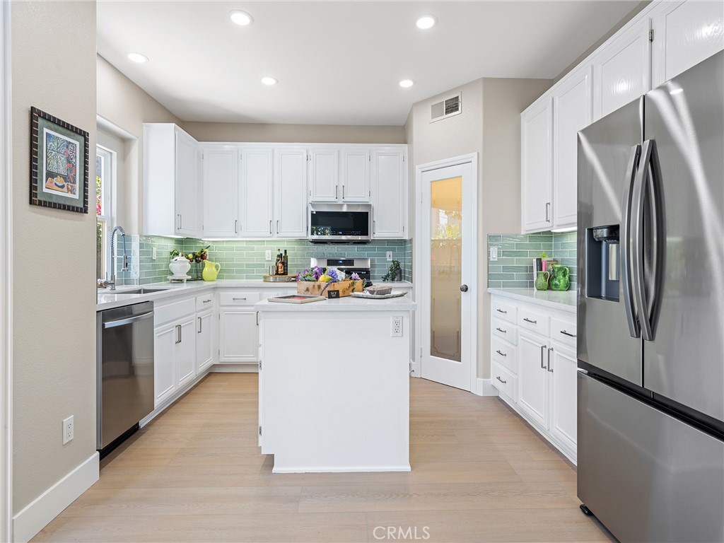 6045 Paseo Carreta