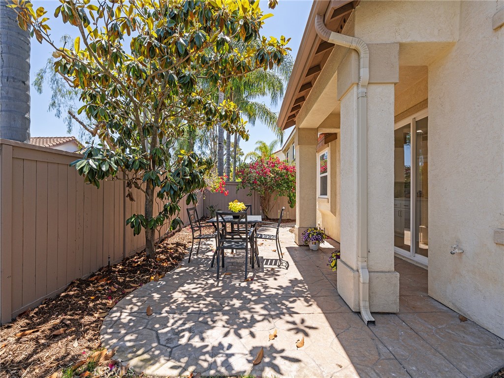 6045 Paseo Carreta