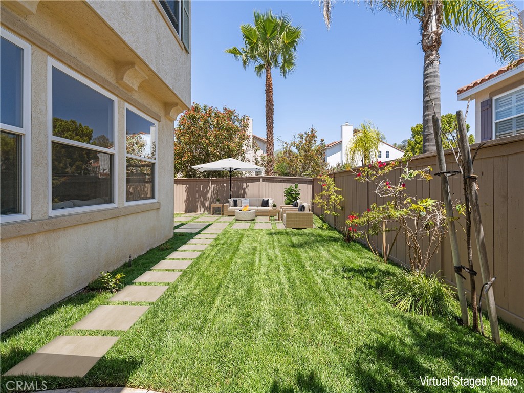 6045 Paseo Carreta