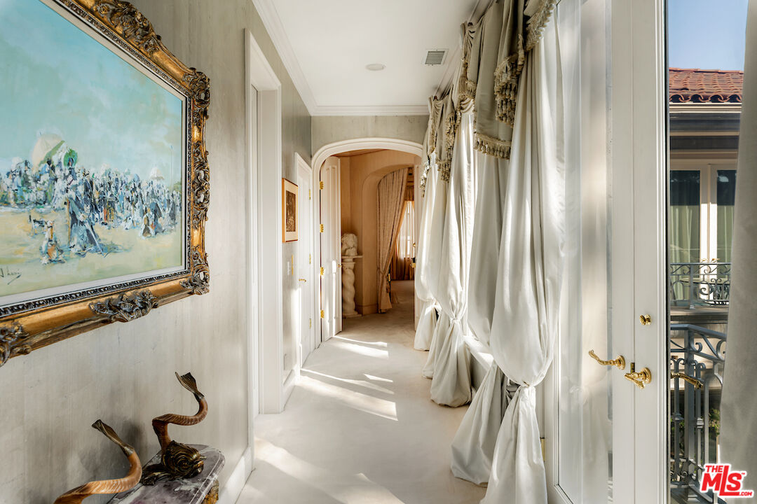 10275 Century Woods Dr