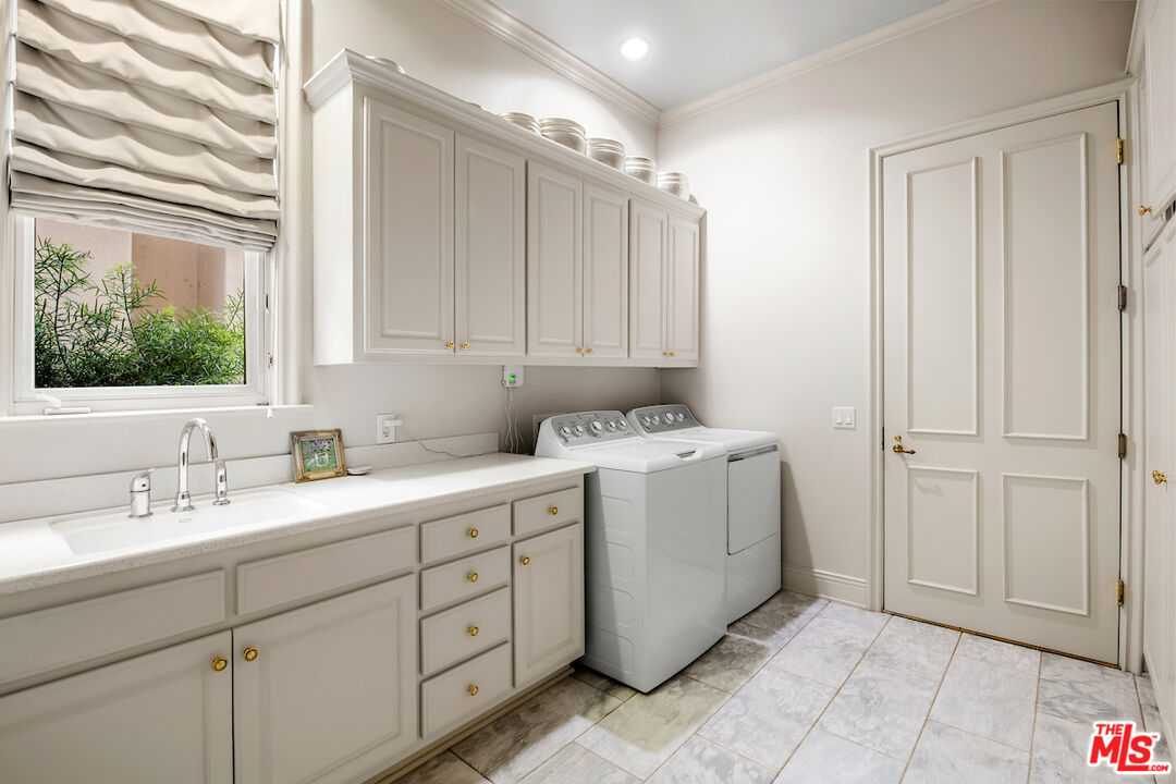 10275 Century Woods Dr