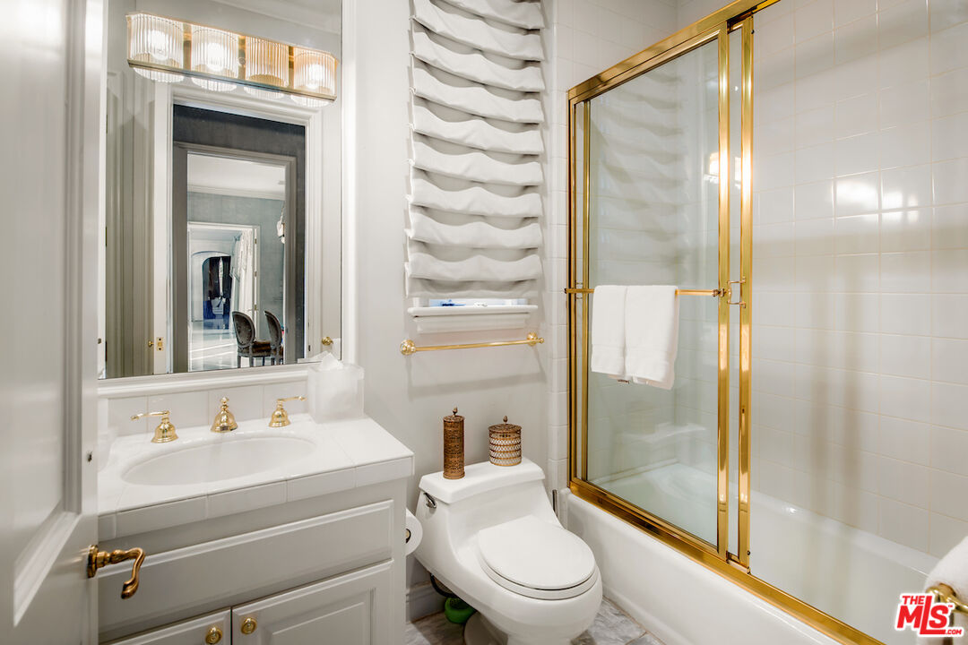 10275 Century Woods Dr