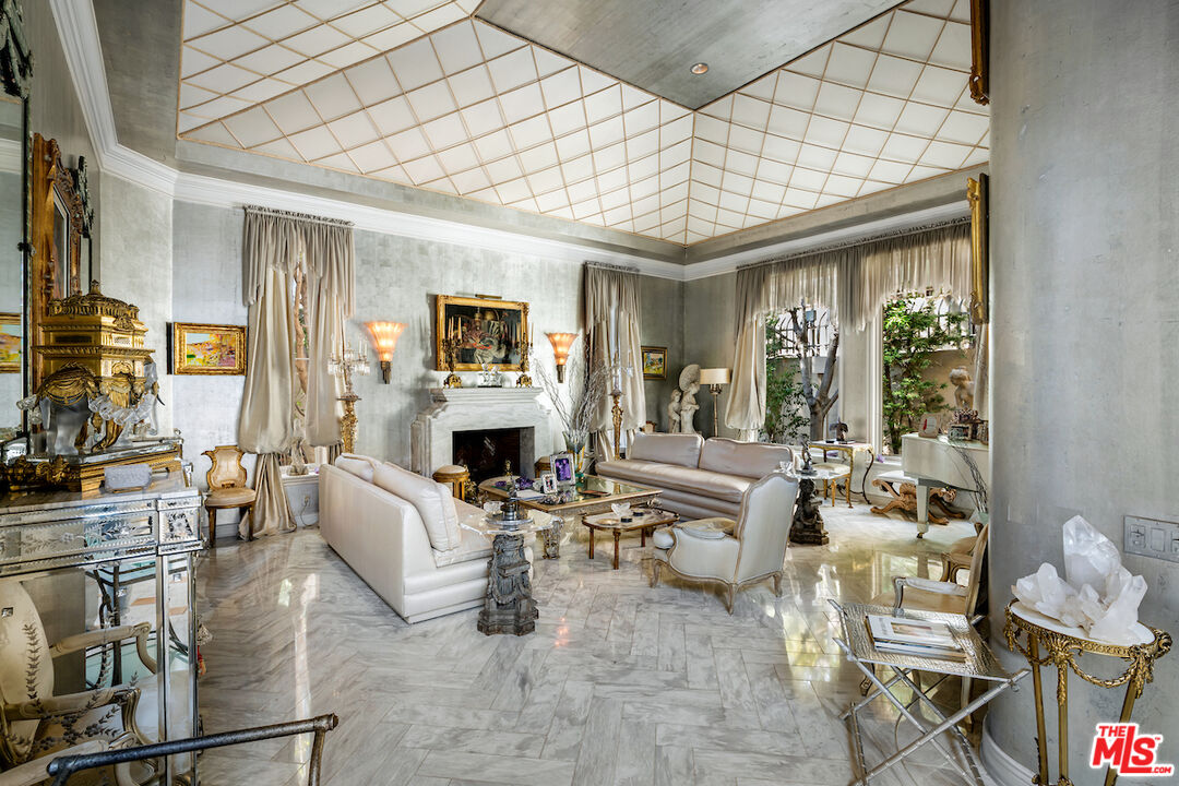 10275 Century Woods Dr