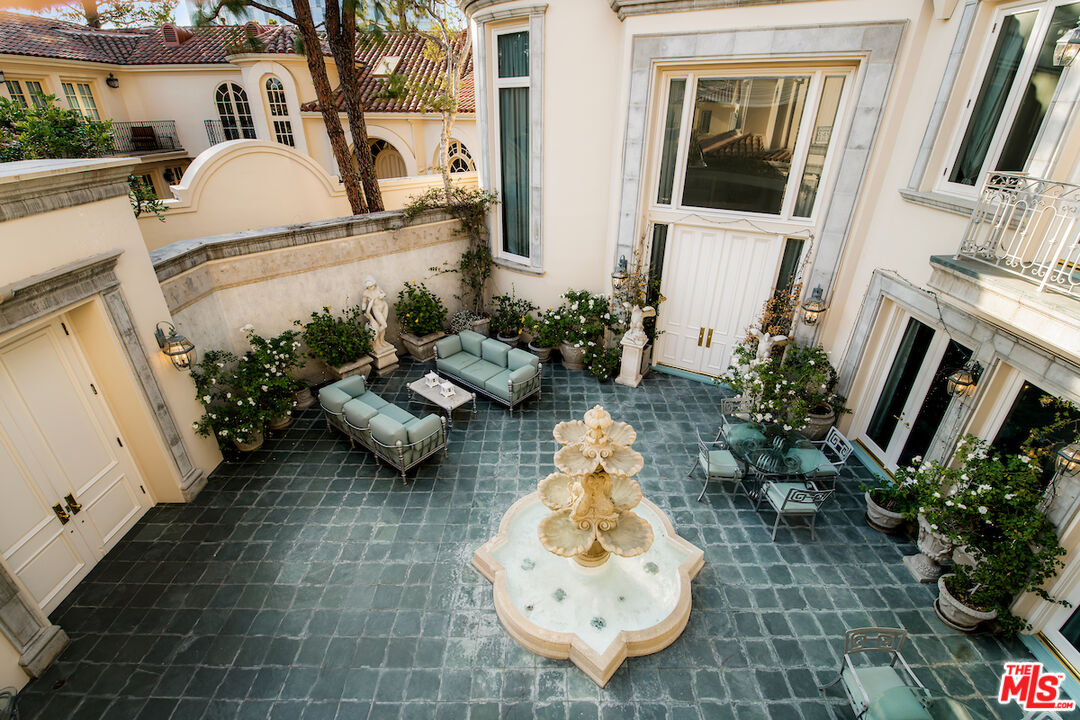 10275 Century Woods Dr