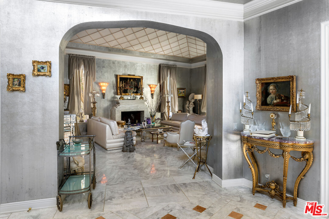 10275 Century Woods Dr