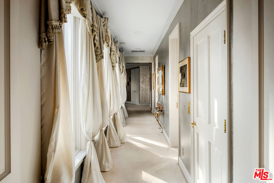 10275 Century Woods Dr