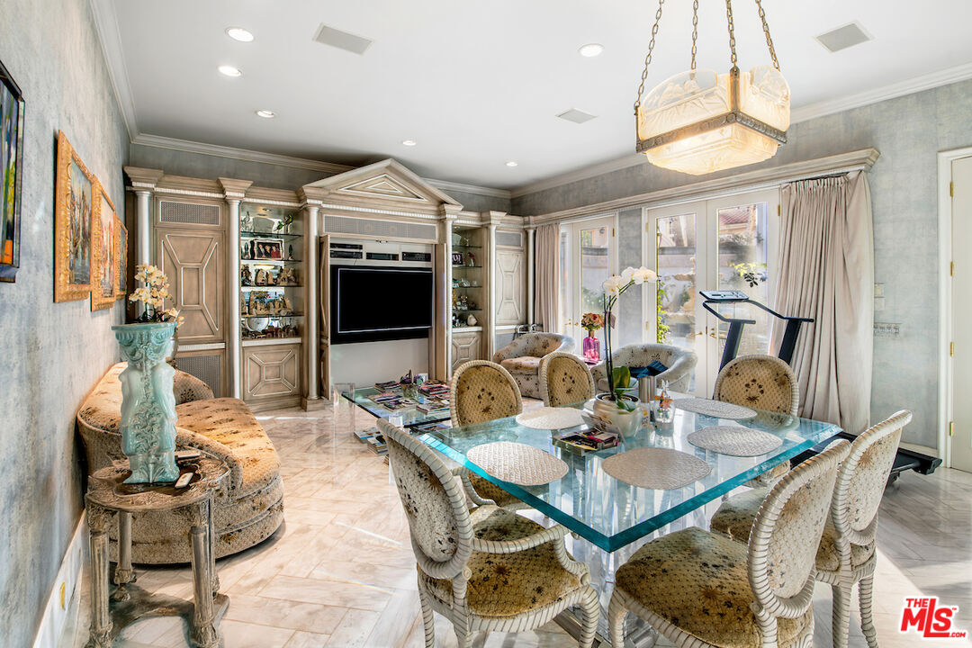 10275 Century Woods Dr