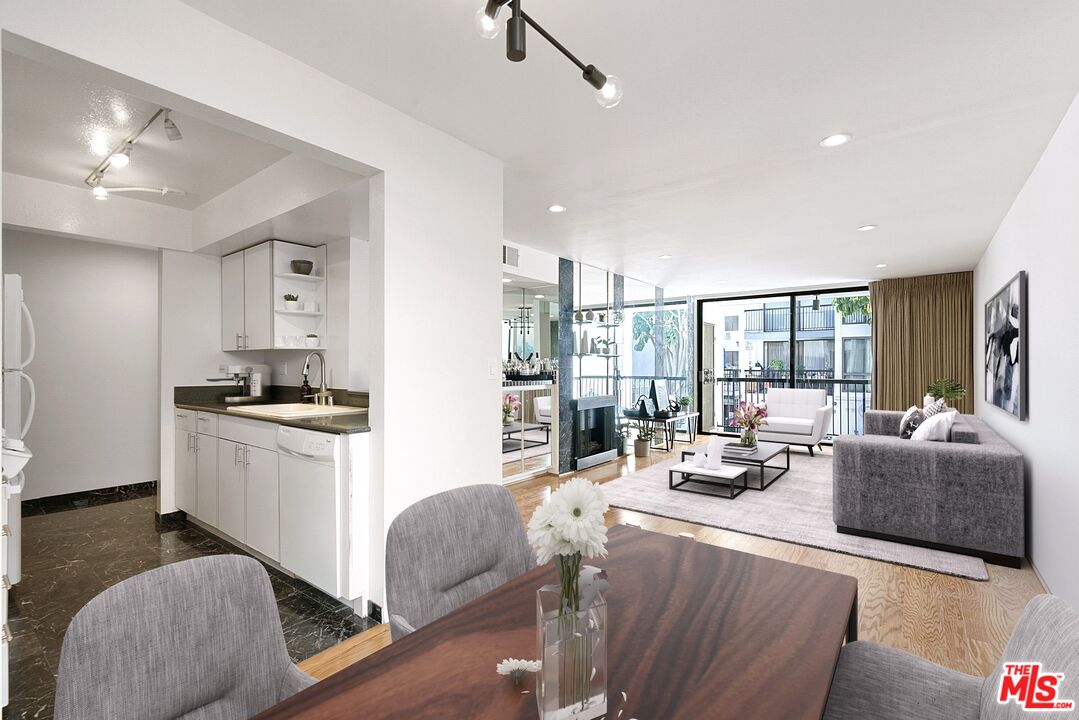 906 N Doheny Dr Unit: 322