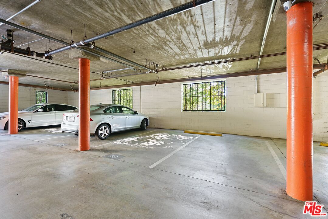 906 N Doheny Dr Unit: 322