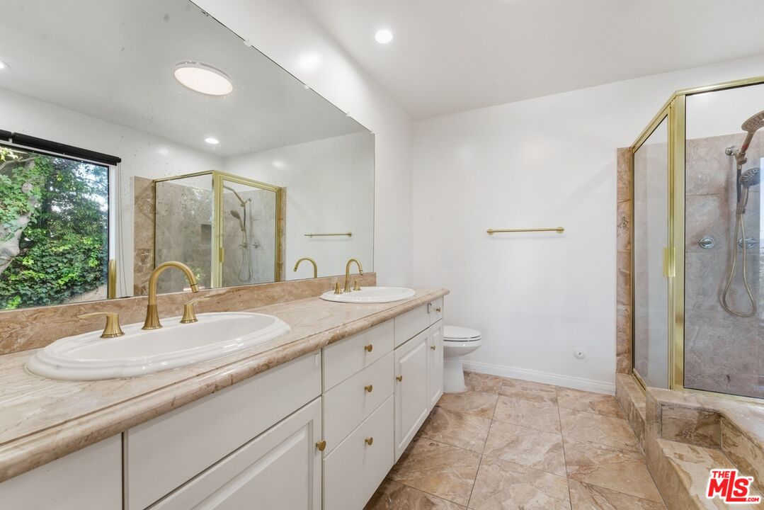 3329 Dona Rosa Dr