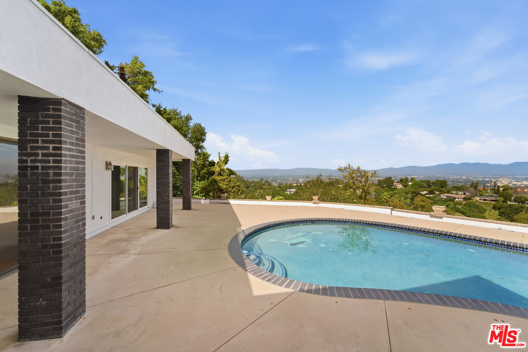 3329 Dona Rosa Dr